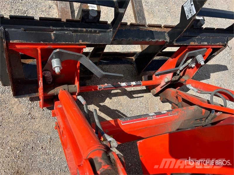 Kubota B3350HSD Taajamatraktorit