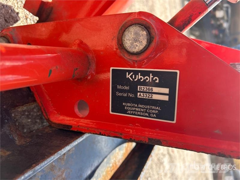 Kubota B3350HSD Taajamatraktorit