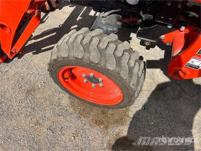 Kubota B3350HSD Taajamatraktorit