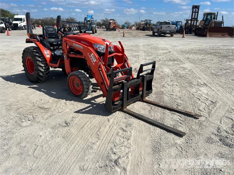 Kubota B3350HSD Taajamatraktorit