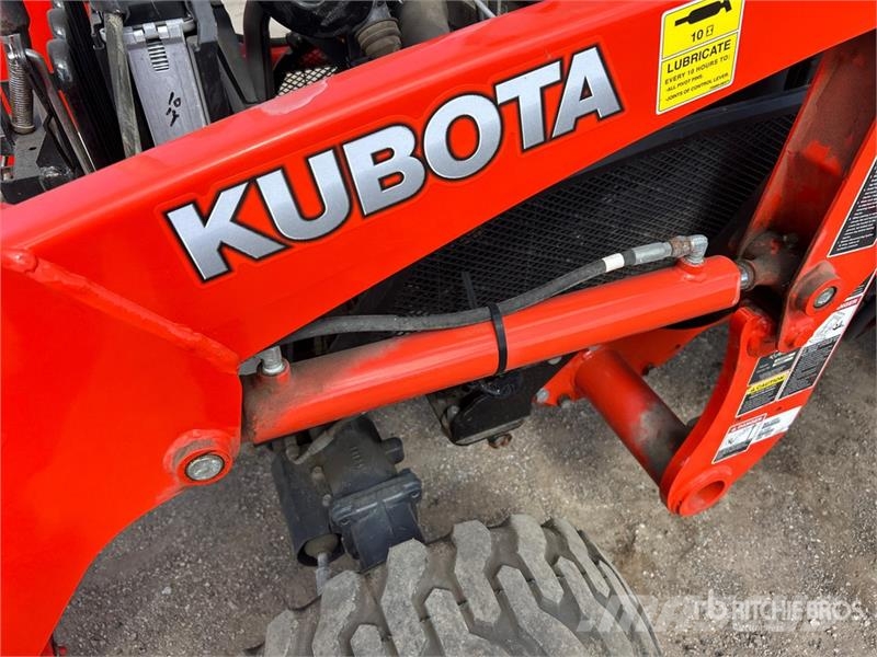 Kubota B3350HSD Taajamatraktorit