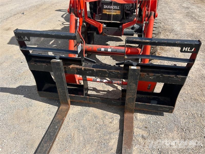 Kubota B3350HSD Taajamatraktorit