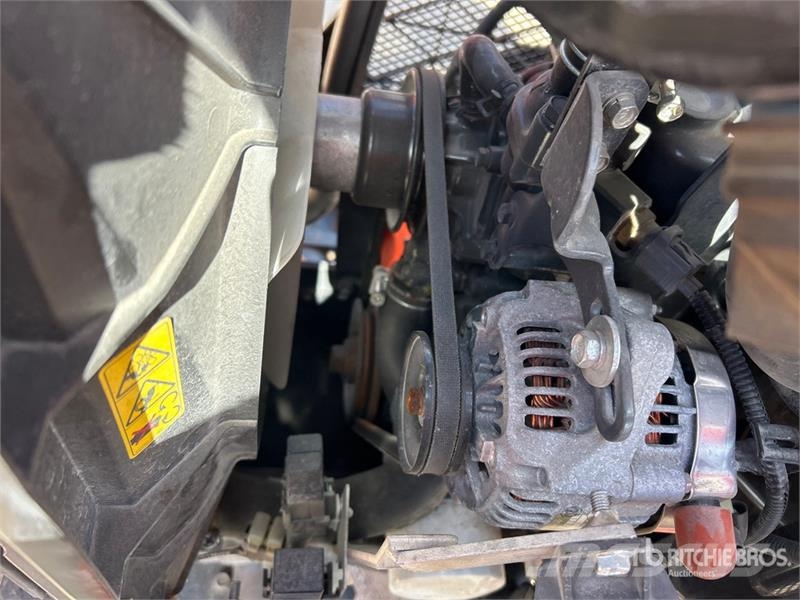 Kubota B3350HSD Taajamatraktorit