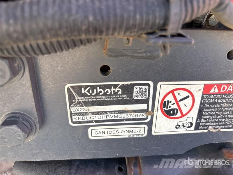 Kubota BX23SLB-R 4WD Utility Tractor Kompakttraktorer