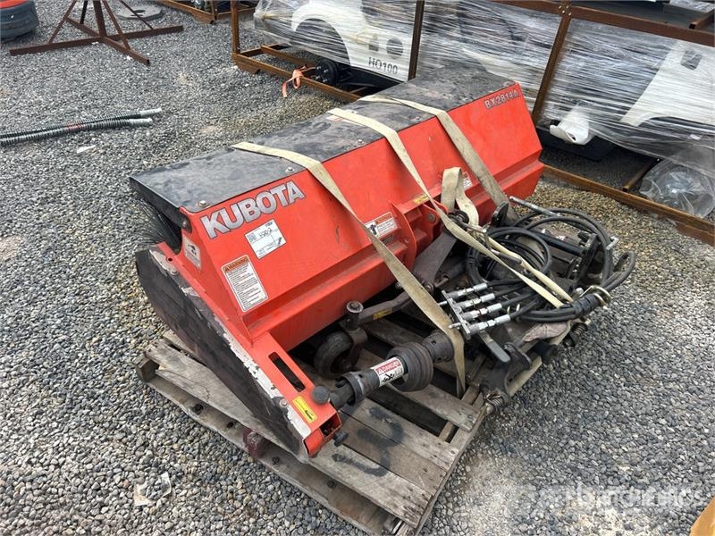 Kubota BX2814A 60 in Sweeper Attachment Metle
