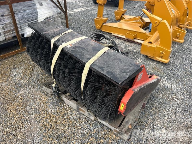 Kubota BX2814A 60 in Sweeper Attachment Metle