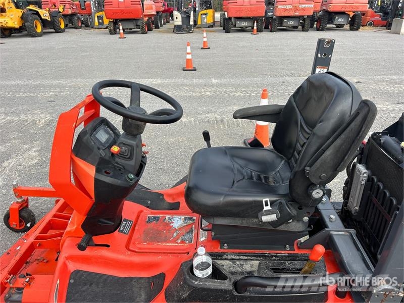 Kubota KUF3710 Ride-On Lawn Mower Traktorske kosilice