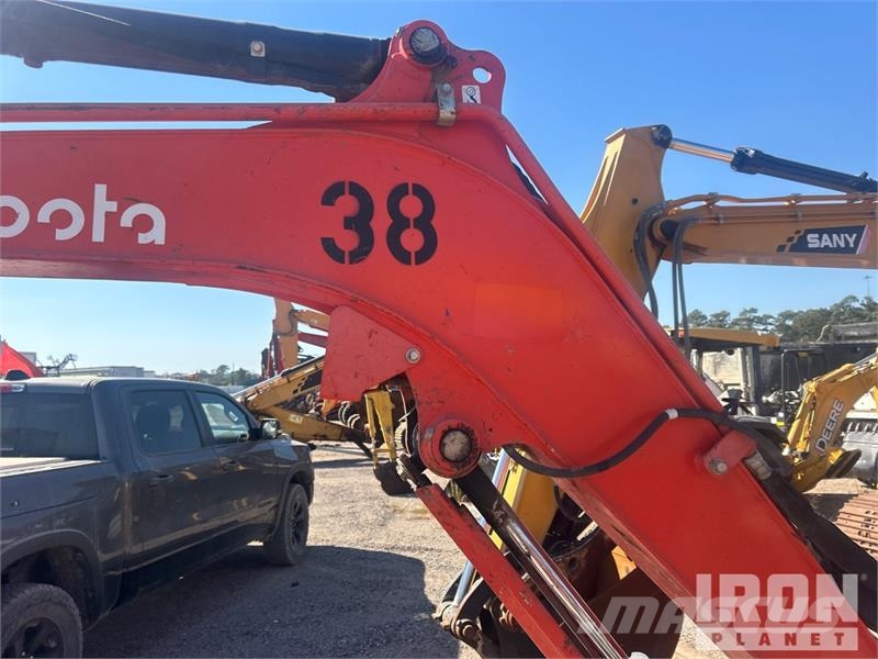 Kubota KX033-4 Mini bageri <7t