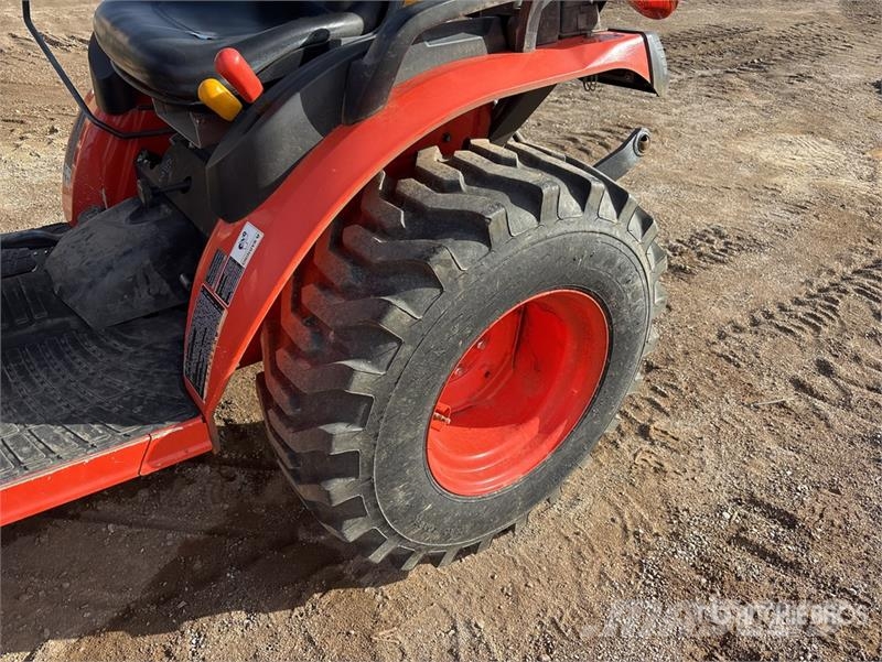 Kubota L3901 HST 4WD Utility Tractor Tractoare compacte