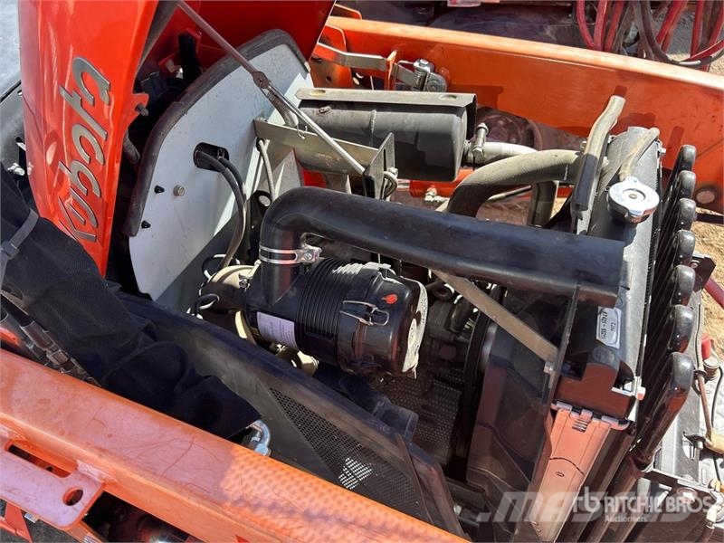 Kubota L3901 HST 4WD Utility Tractor Tractores compactos