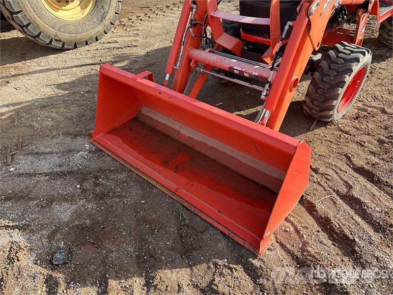 Kubota L3901 HST 4WD Utility Tractor Tractoare compacte