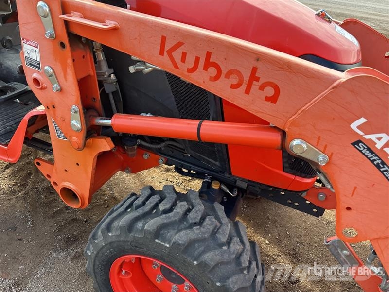 Kubota L3901 HST 4WD Utility Tractor Tractoare compacte