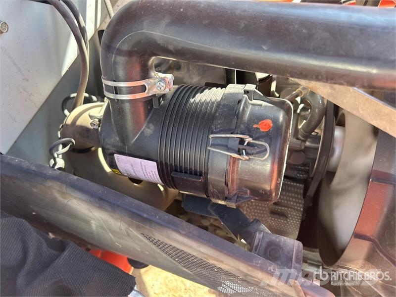Kubota L3901 HST 4WD Utility Tractor Tractores compactos