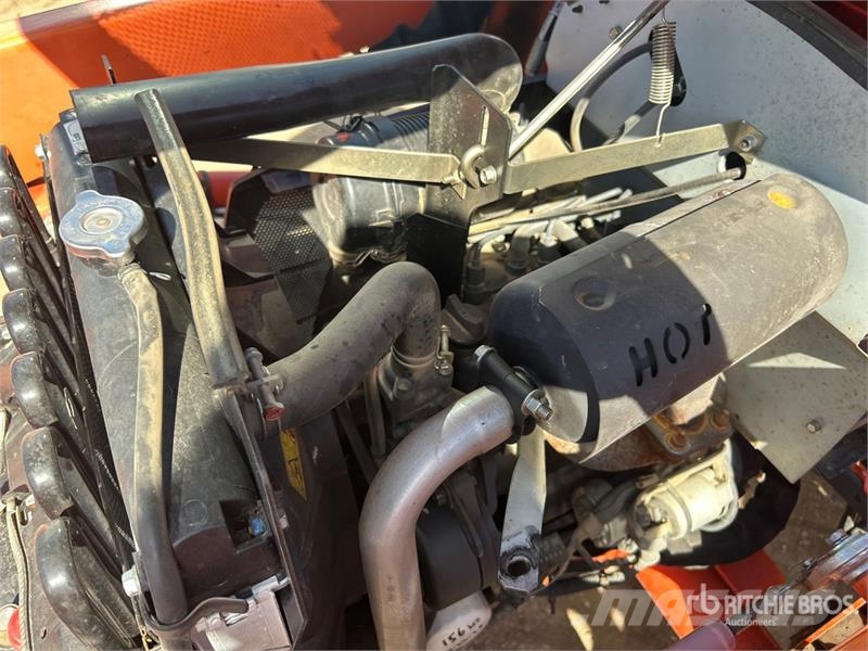 Kubota L3901 HST 4WD Utility Tractor Tractores compactos