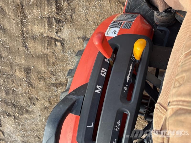 Kubota L3901 HST 4WD Utility Tractor Tractoare compacte