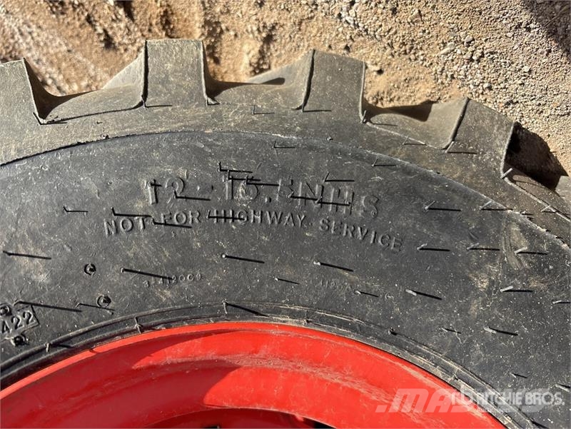 Kubota L3901 HST 4WD Utility Tractor Tractoare compacte