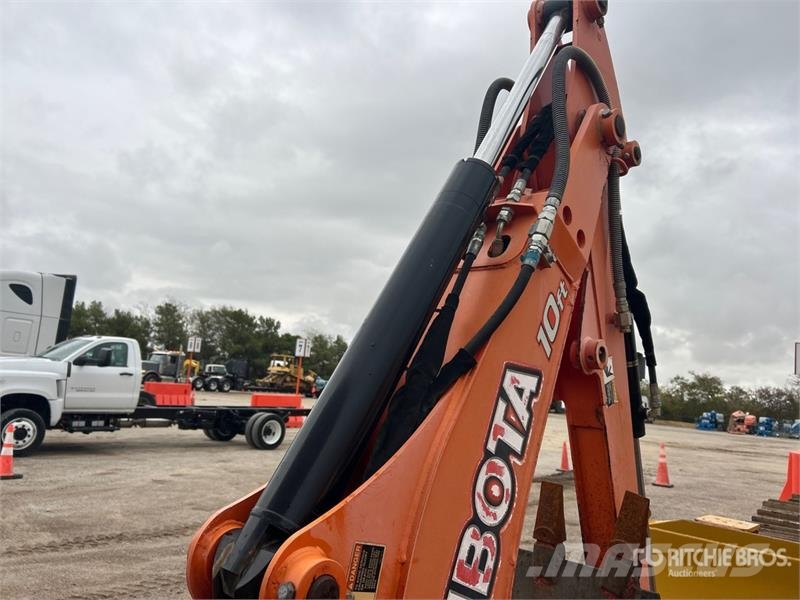 Kubota L47 4x4 Backhoe Loader لوادر ذات جرافات عكسية