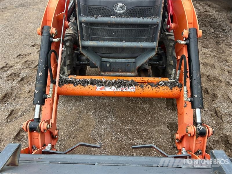 Kubota L47 4x4 Backhoe Loader لوادر ذات جرافات عكسية