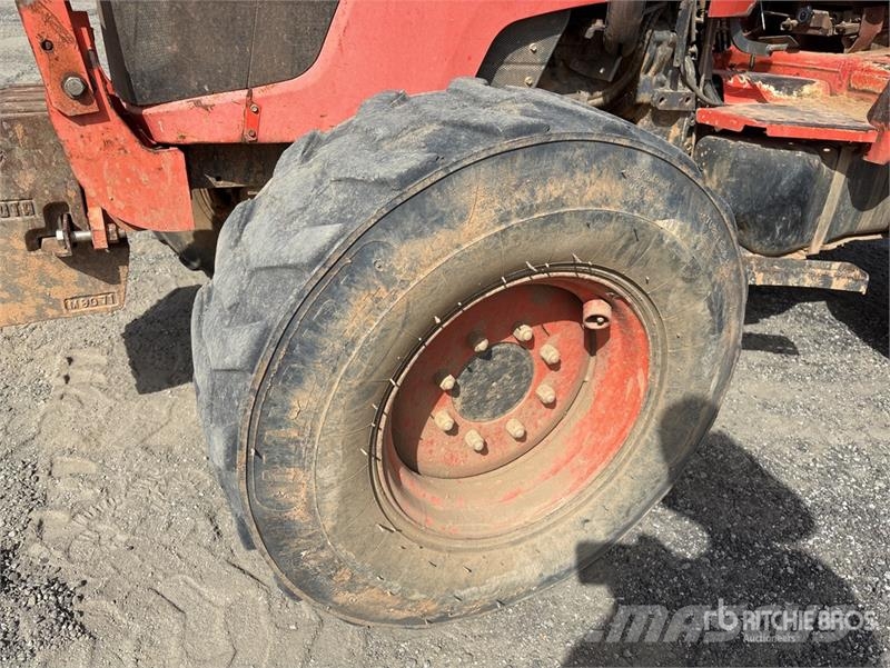 Kubota M7040HD-1 4WD Tractor Traktorok
