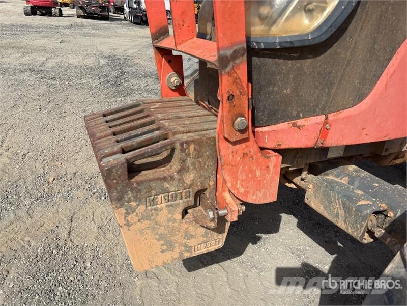 Kubota M7040HD-1 4WD Tractor Traktorok