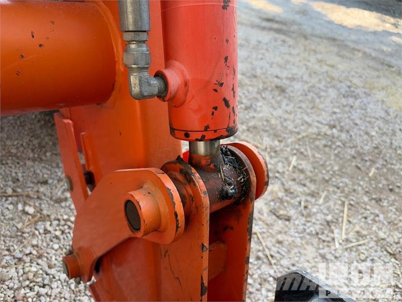 Kubota M9960D Traktori