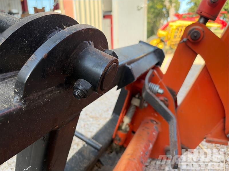Kubota M9960D Traktori