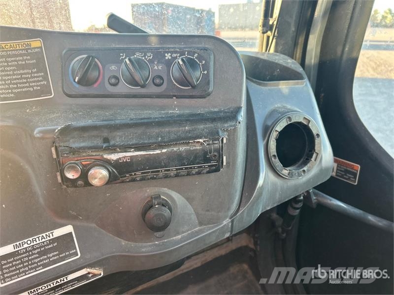 Kubota RTV1100 Pomožni stroji