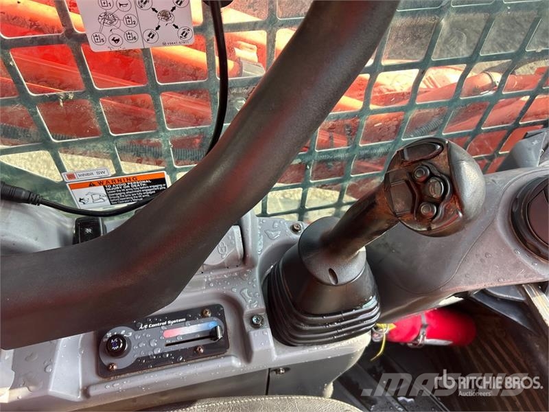 Kubota SVL75-2 لوادر انزلاقية التوجيه