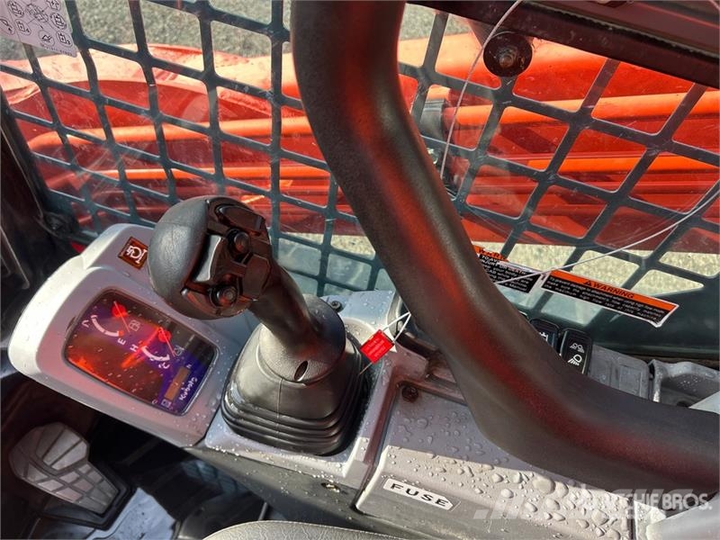 Kubota SVL75-2 لوادر انزلاقية التوجيه