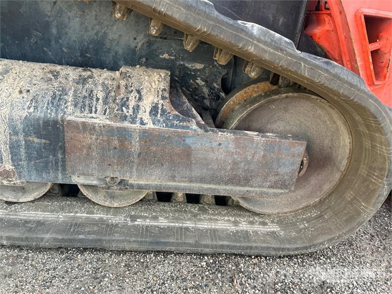 Kubota SVL75-2 لوادر انزلاقية التوجيه