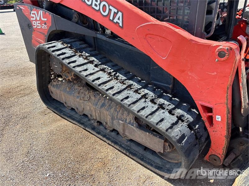 Kubota SVL95-2S Two-Speed Compact Track Loader Skid steer mini nakladalci