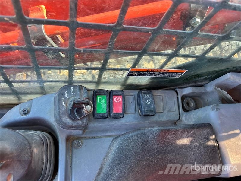 Kubota SVL95-2S Two-Speed Compact Track Loader Skid steer mini nakladalci