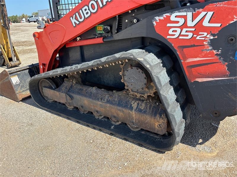Kubota SVL95-2S Two-Speed Compact Track Loader Skid steer mini nakladalci
