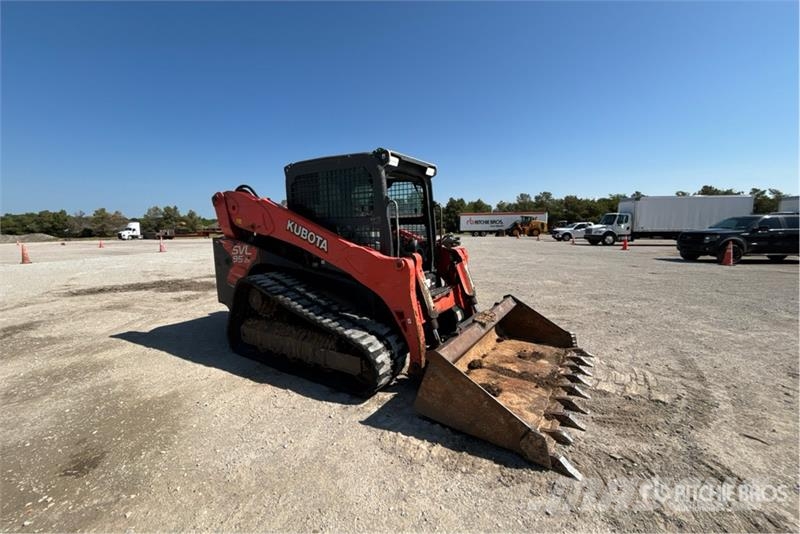 Kubota SVL95-2S Two-Speed Compact Track Loader Skid steer mini nakladalci