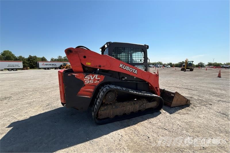 Kubota SVL95-2S Two-Speed Compact Track Loader Skid steer mini nakladalci