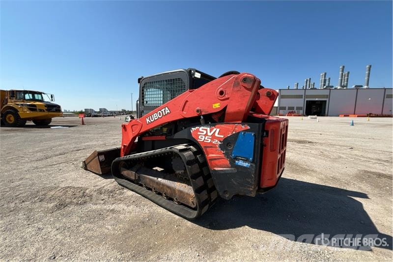 Kubota SVL95-2S Two-Speed Compact Track Loader Skid steer mini nakladalci