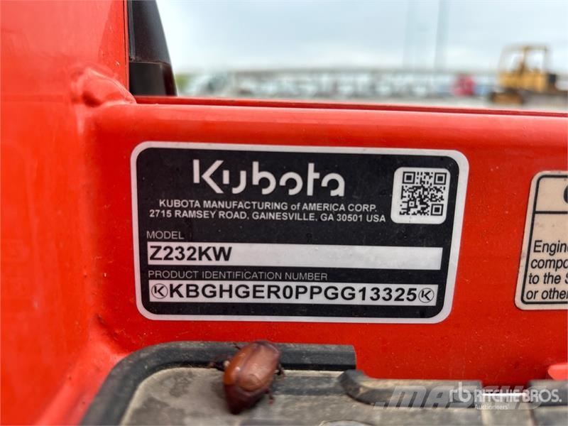 Kubota Z232KW Zero-Turn Lawn Mower Traktorklippere