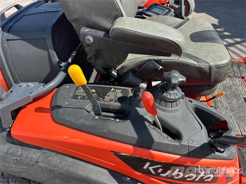 Kubota ZD12 Zero-Turn Lawn Mower Самохідні газонокосарки