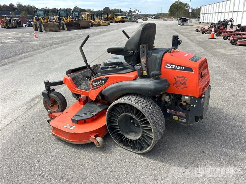 Kubota ZD12 Zero-Turn Lawn Mower Самохідні газонокосарки