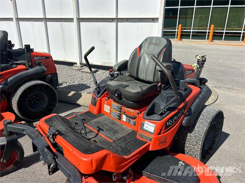 Kubota ZD12 Zero-Turn Lawn Mower Самохідні газонокосарки