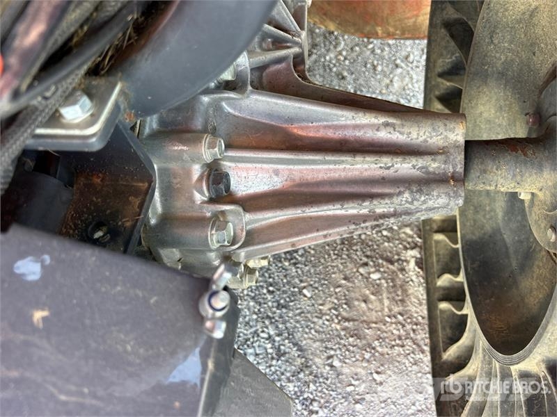 Kubota ZD1211 ركوب الحشائش