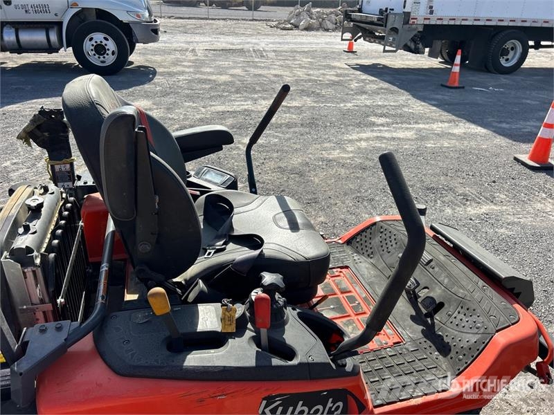 Kubota ZD1211 ركوب الحشائش