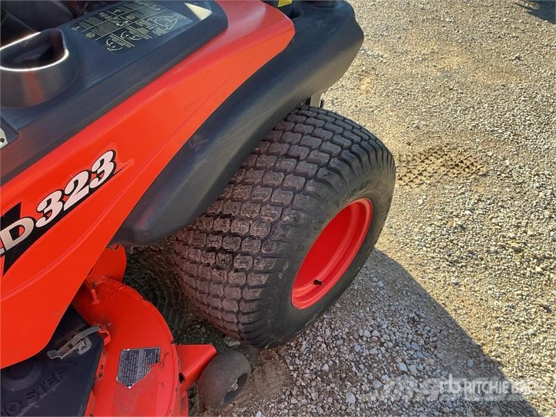 Kubota ZD323 Traktorske kosilice