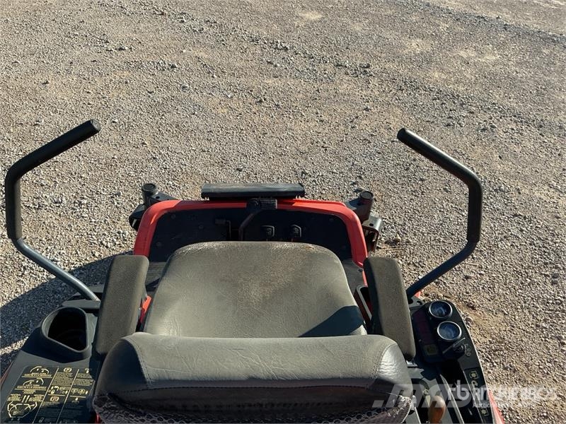 Kubota ZD323 Traktorske kosilice