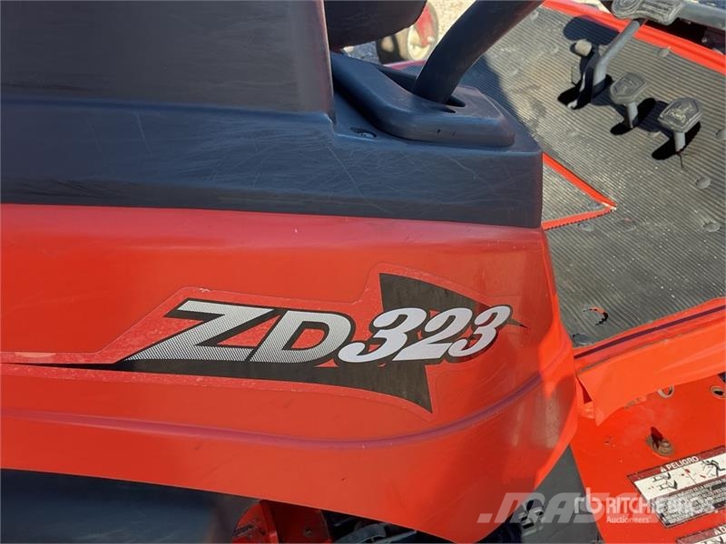 Kubota ZD323 Traktorske kosilice