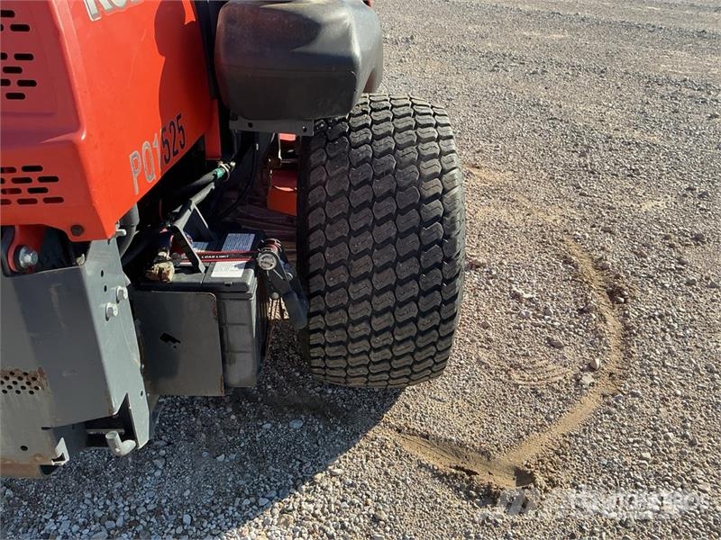 Kubota ZD323 Traktorske kosilice