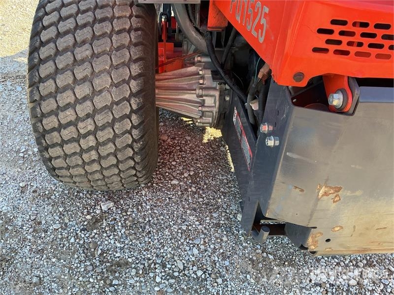 Kubota ZD323 Traktorske kosilice