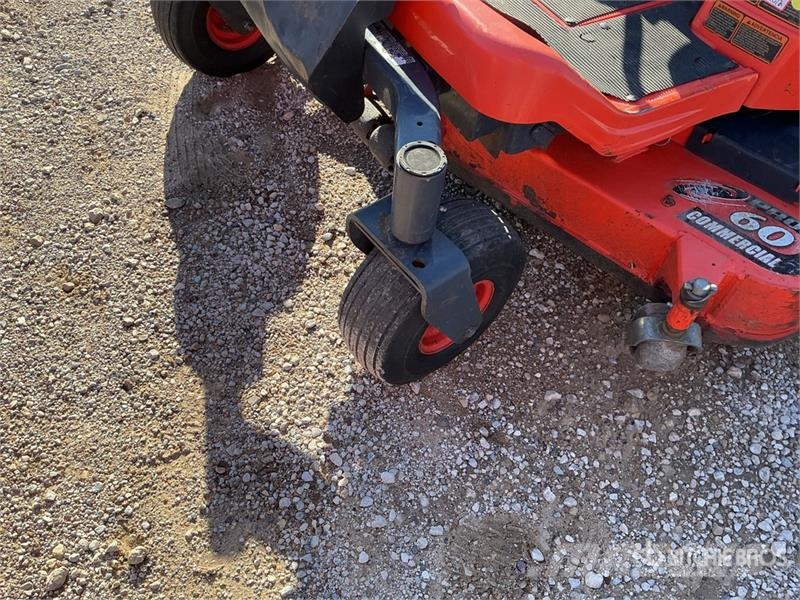 Kubota ZD323 Traktorske kosilice