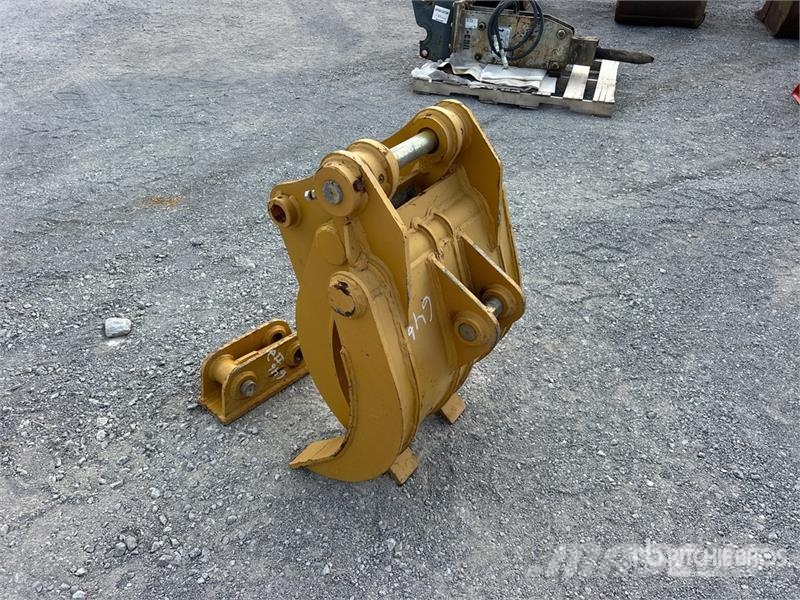 Land Hero 26 in Excavator Grapple - Fits Cat 307 Grabeži