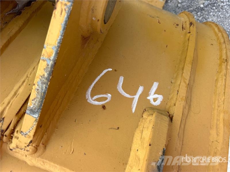 Land Hero 26 in Excavator Grapple - Fits Cat 307 Grabeži